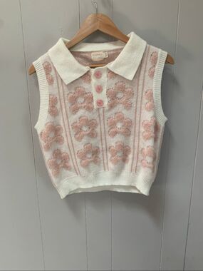 Dreamers by Debut floral knit collared sweater vest  M/L